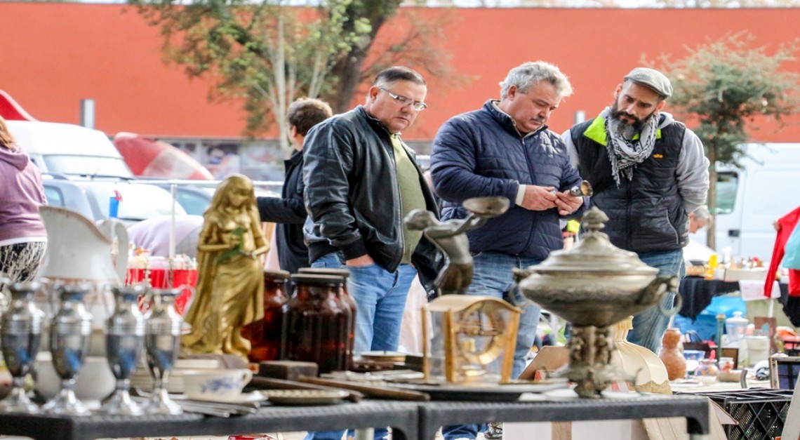 16 de março. Ao terceiro sábado de cada mês há Feira de Antiguidades, Velharias e Usados na Vila de Prado!