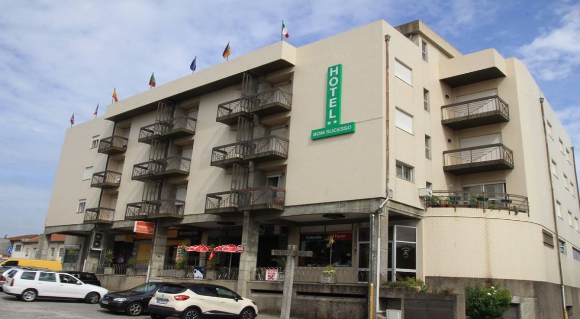 Vila de Prado. Hotel Bom Sucesso disponibiliza alojamento para profissionais de saúde