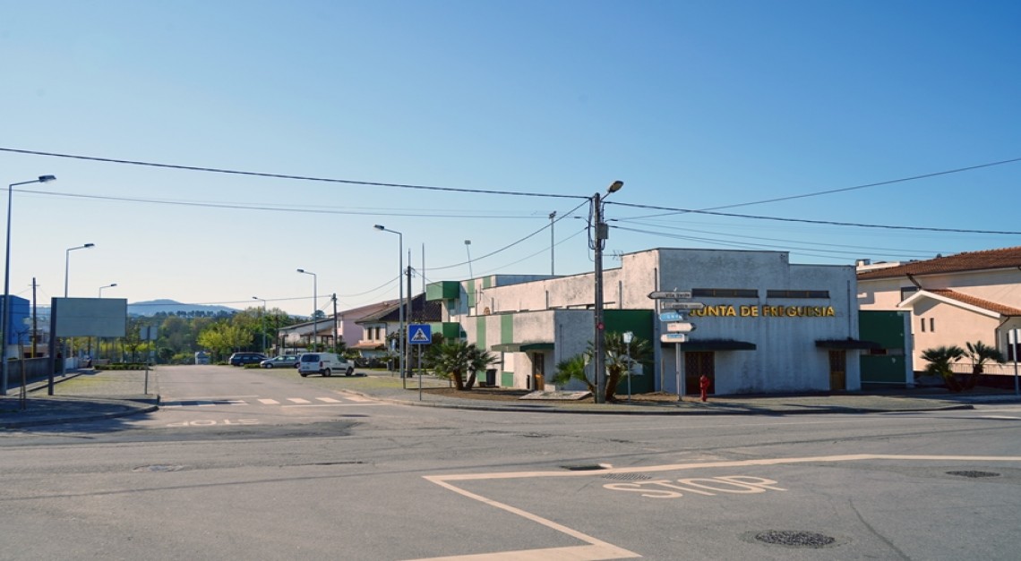 COVID-19. Por si e por todos, proteja-se e evite saídas desnecessárias