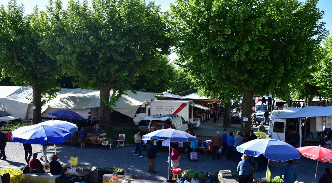 Regresso da feira ao Largo de S. Sebastião foi um sucesso!
