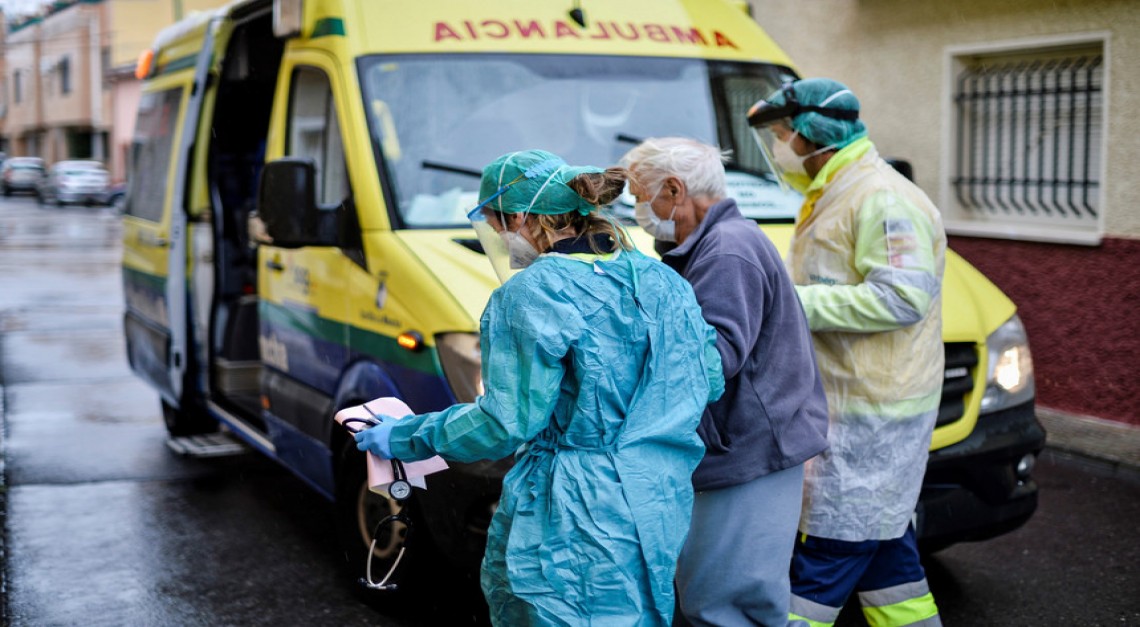 COVID-19. Desempregados e trabalhadores em lay-off podem integrar lares e hospitais