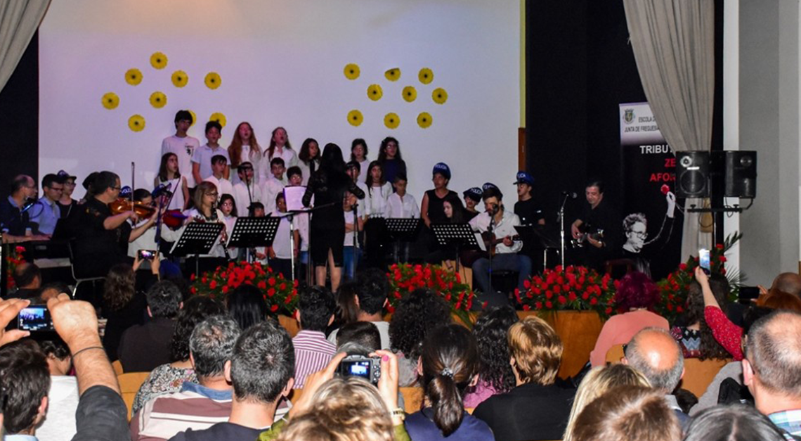 Banho de multidão para o concerto Cantigas do Maio