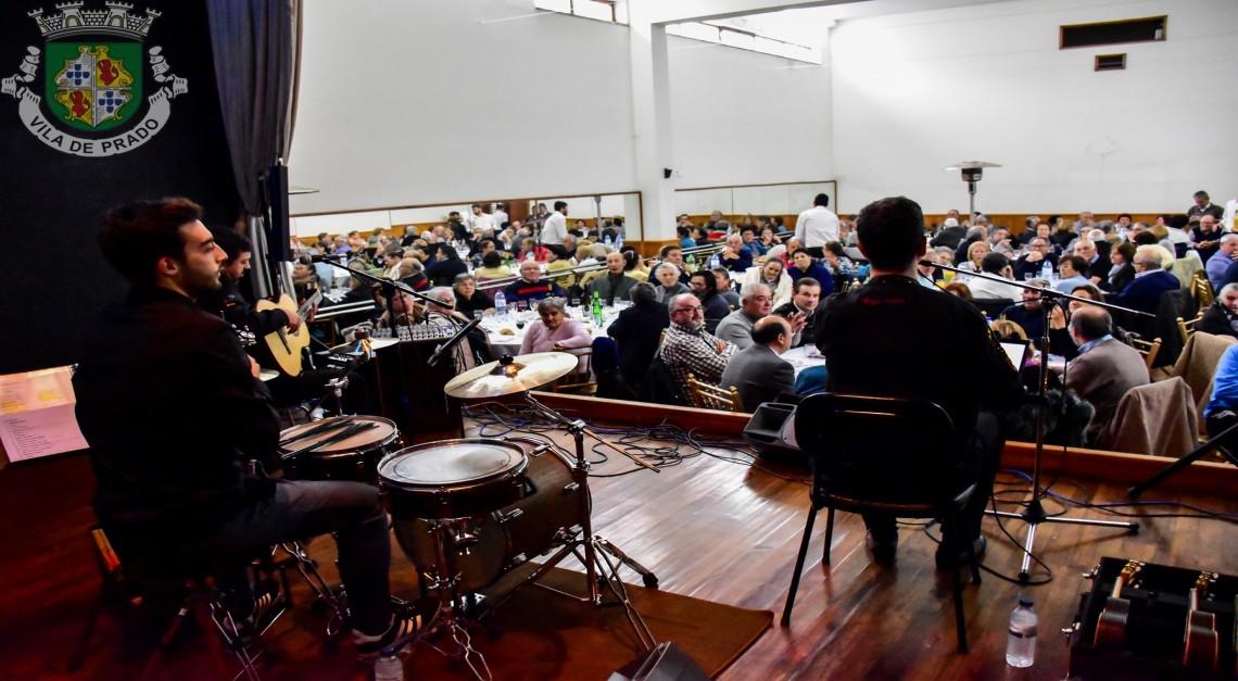 Amizade, gastronomia e boa música no almoço de Natal da Junta de Freguesia da Vila de Prado!