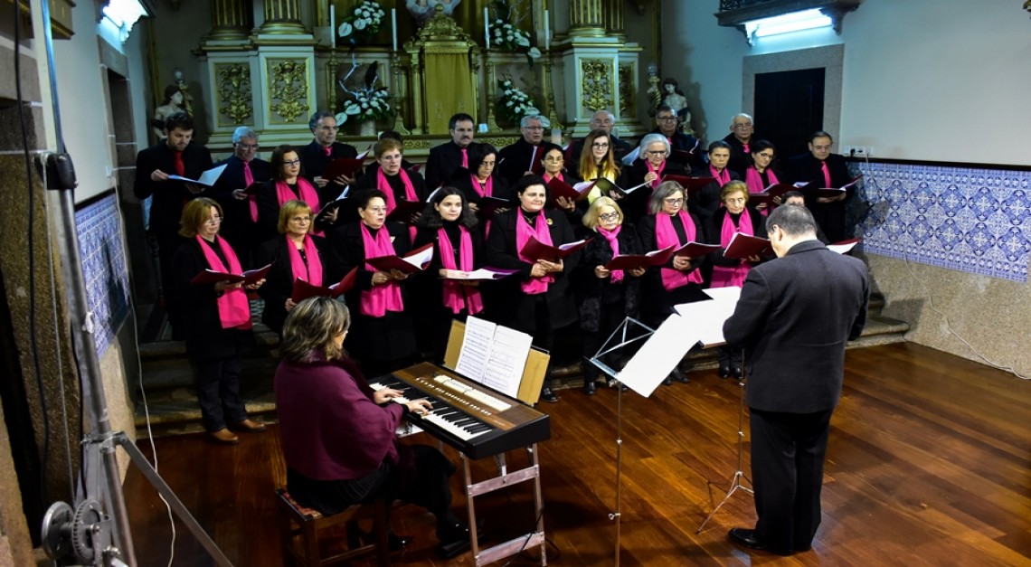 Concerto de Natal: Grupo Coral Assanes e Ensemble Cant’arte cantaram e encantaram na Igreja da Vila!